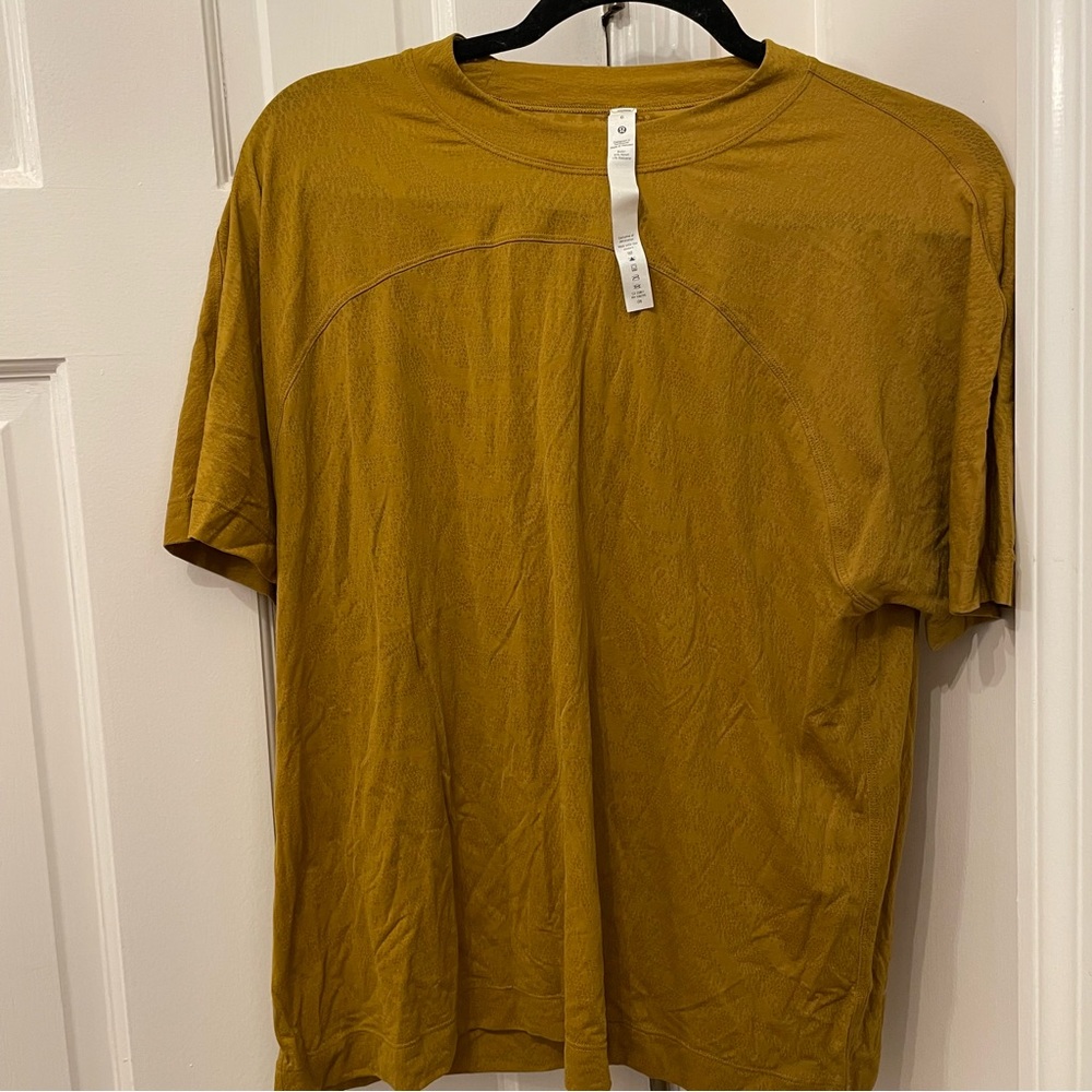 Lululemon Relaxed Fit Training Tee